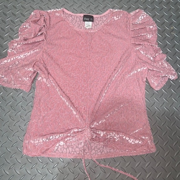 Pink flower velvet top - Picture 2 of 5